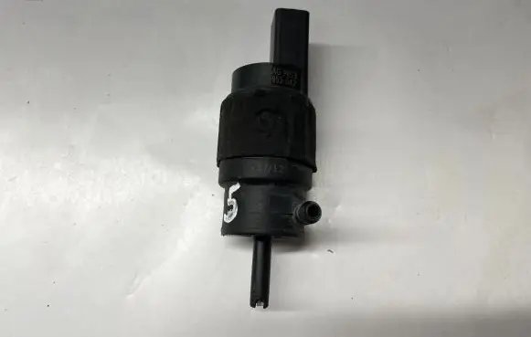 Audi A5 8T 8F Windscreen/windshield washer pump 8K5955647