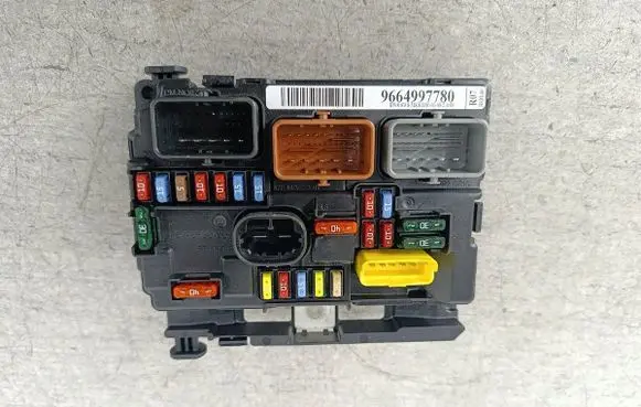 Peugeot 207 BSM Control unit 9664997780VALEO
