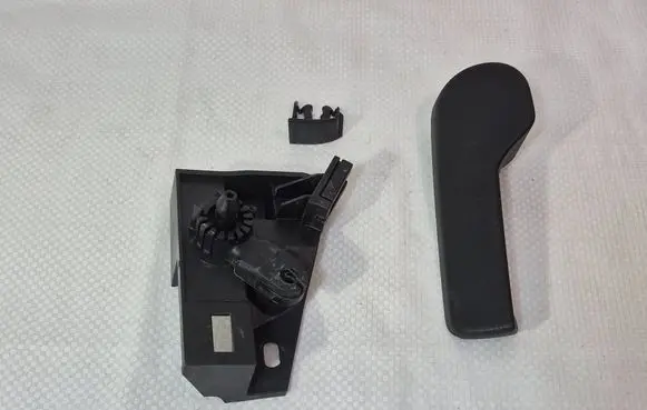 Volkswagen PASSAT B6 Engine bonnet (hood) release handle 1J1823533C 1K1823633