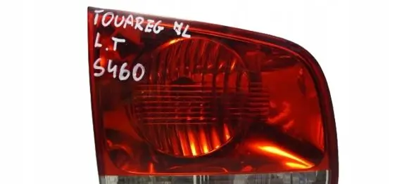 Volkswagen Touareg I Tailgate rear/tail lights