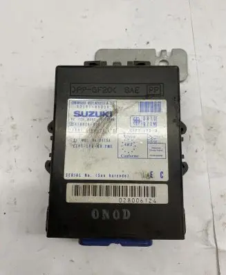Suzuki Grand Vitara I Door central lock control unit/module 3719165D30