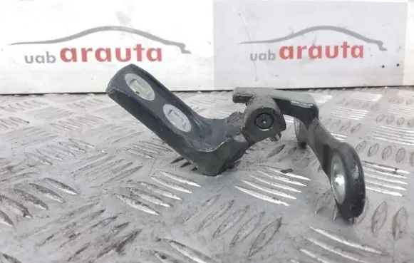 Opel Vectra C Front door upper hinge 267