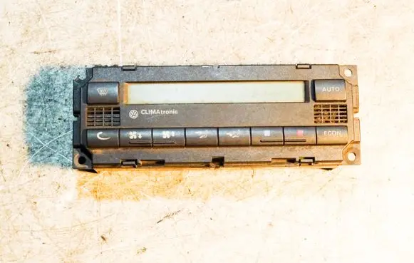 Volkswagen PASSAT B5 Climate control unit 3B1907044A 5HB00761702 5HB007617