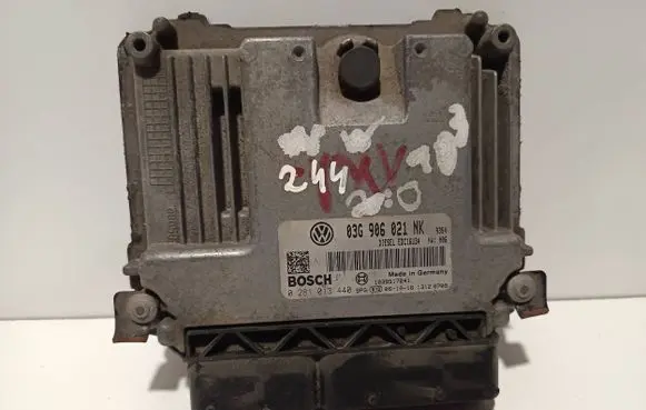 Volkswagen PASSAT B6 Engine control unit/module 03G906021NK 0281013440 1039S17241