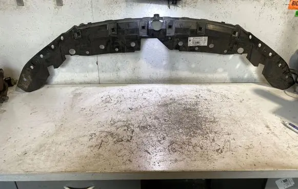Maserati Ghibli Front bumper 670004437