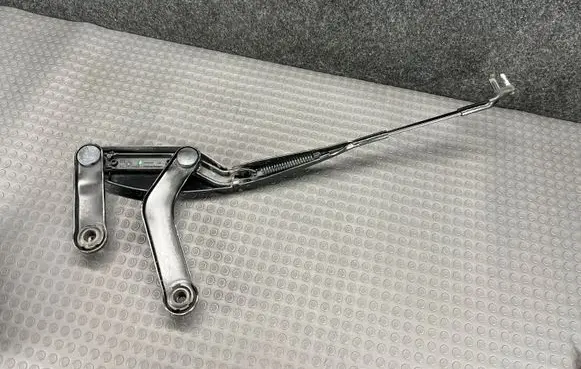 Mercedes-Benz S W220 Front wiper blade arm A2208200044