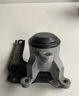 Nissan Murano Z52 Engine mount bracket