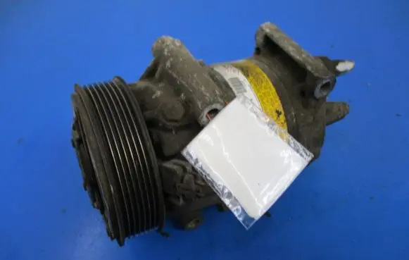 Renault Megane II Air conditioning (A/C) compressor (pump) 8200309193