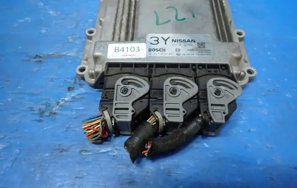 Nissan Qashqai+2 Engine control unit/module 23710JD78D 0281014361 1039S21017