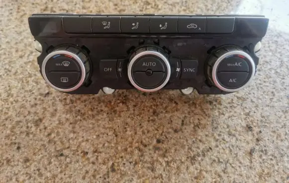 Volkswagen PASSAT B7 Climate control unit 3AA907044AF