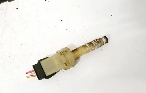 Audi 100 S4 C4 Brake pedal sensor switch 443945515