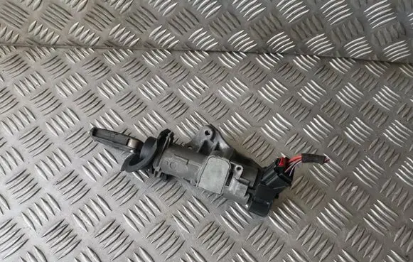 Skoda Roomster (5J) Ignition lock 6R0905851D 6R0905865