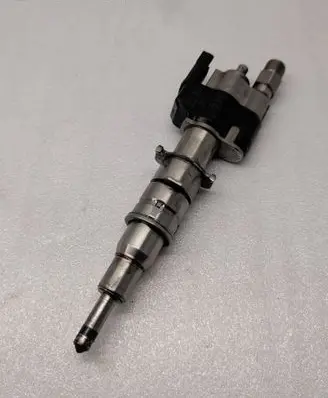 BMW 7 F01 F02 F03 F04 Fuel injector 7585261 10181010 A616GF3596