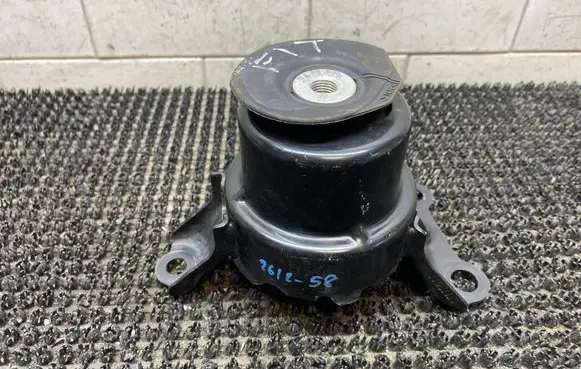 Engine mount bracket