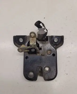 Audi A4 S4 B5 8D Tailgate/trunk/boot lock/catch/latch 8D9827505E