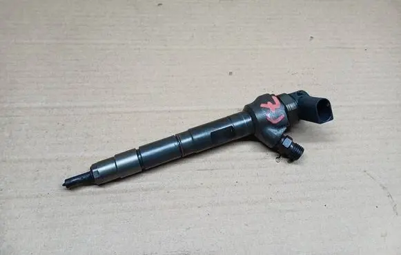 Skoda Yeti (5L) Fuel injector 03L130277J