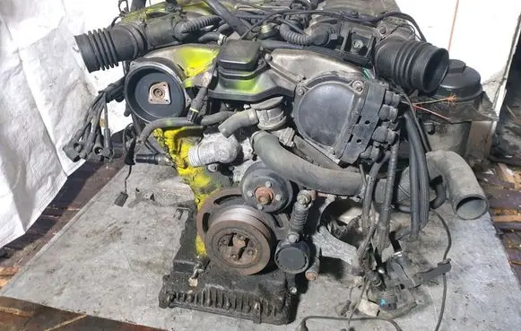 BMW 7 E38 Engine M70B50