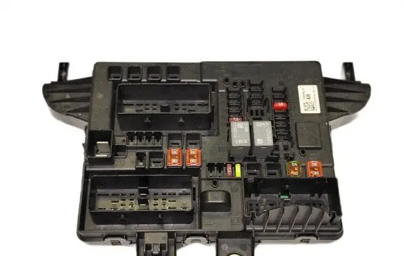 Opel Insignia A Fuse module 13485563 05510635815