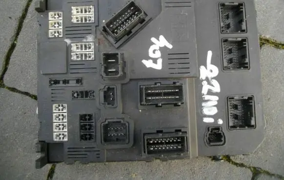 Peugeot 407 Comfort/convenience module 9655708380 S120101700L