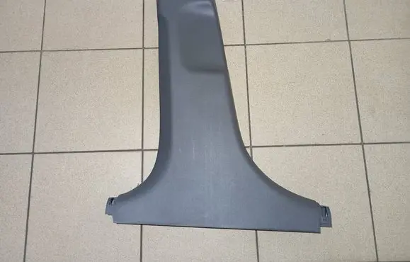 (B) pillar trim (bottom)
