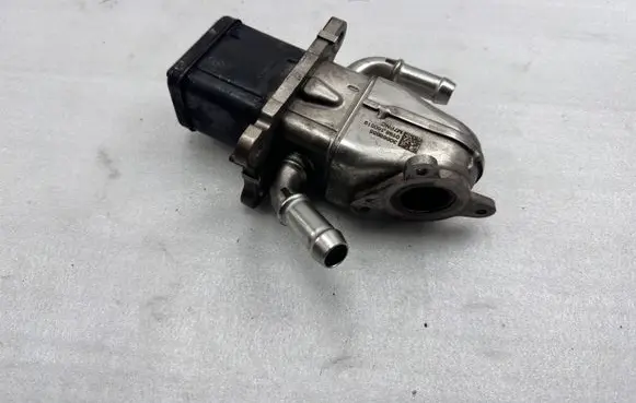 Volvo XC90 EGR valve cooler 30668655