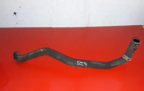 Audi A8 S8 D4 4H Engine coolant pipe/hose 4H0121057J