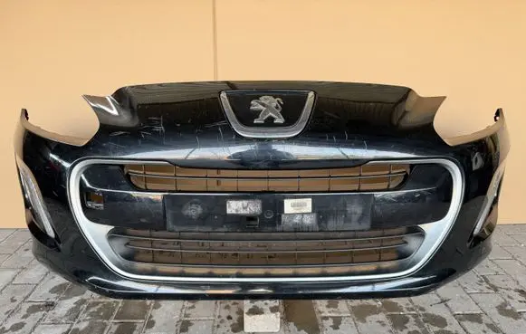 Peugeot 308 Front bumper 9674576177