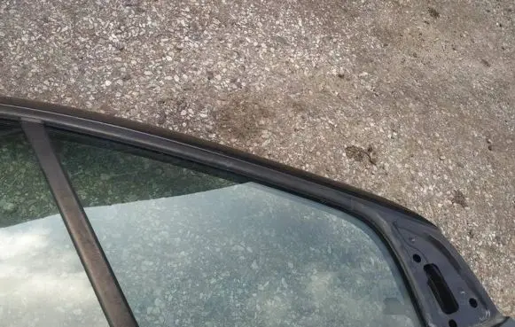 Renault Scenic I Front door vent window glass four-door 