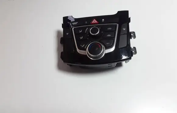 Hyundai i30 Air conditioner control unit module 97250A6040GU