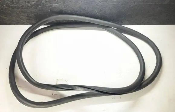 Volkswagen Touran II Front door rubber seal 1T0867911F