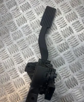 Mitsubishi Colt Accelerator throttle pedal A4543000304 6PV00886600