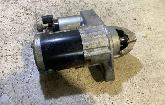 Chrysler 200 Starter motor 68084005AA M000T39071ZC