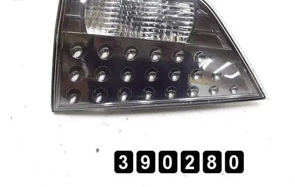 Mitsubishi Outlander Tailgate rear/tail lights 1146356r