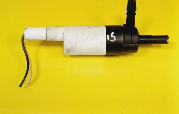 Renault Espace IV Headlight washer pump 7700813676