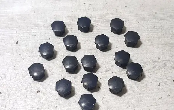 Peugeot 2008 II Nuts/bolts 