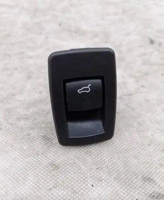 BMW 2 F46 Tailgate opening switch 9299447