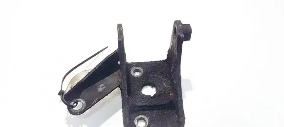 Toyota Corolla Verso E121 Engine mounting bracket