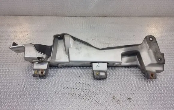 Renault Kangoo II Fender mounting bracket 8200435435