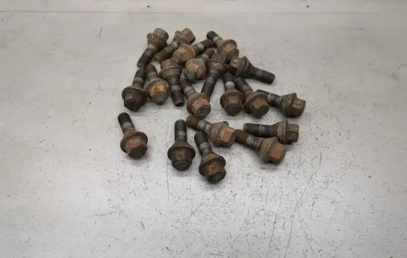 Renault Master II Nuts/bolts 