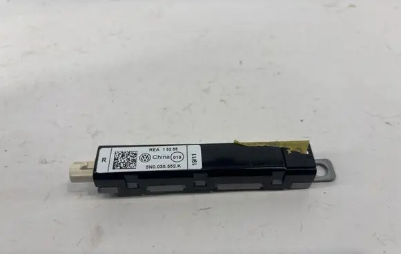 Volkswagen Tiguan Aerial antenna amplifier REA15255 5N0035552K