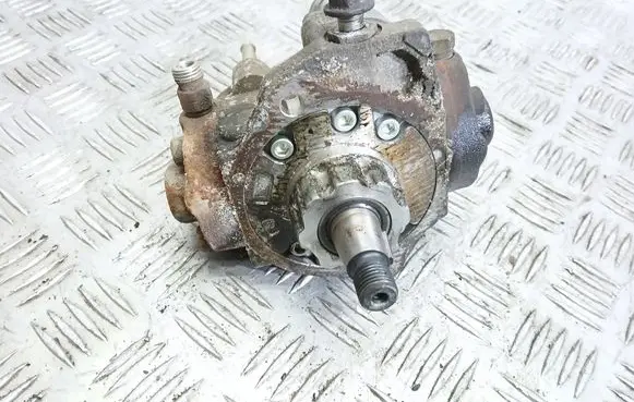Opel Combo C Fuel injection high pressure pump 8973138622 12G0138 HU2940000071