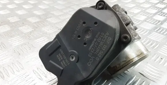 Volkswagen PASSAT B6 Electric throttle body valve 06F133062G