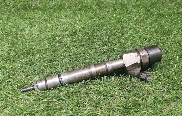 Mercedes-Benz E W211 Fuel injector 0986435037