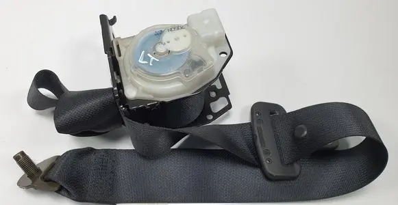 Rear seatbelt