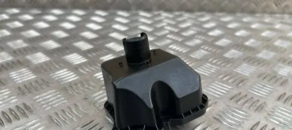 Jaguar XJ X351 Oil breather separator 9X2Q6C714DA