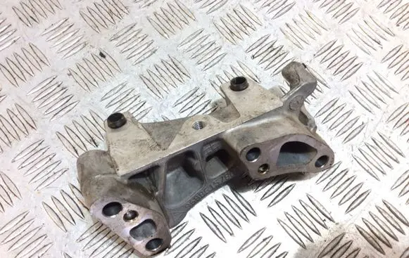 Ford Focus Engine mounting bracket 9688615780