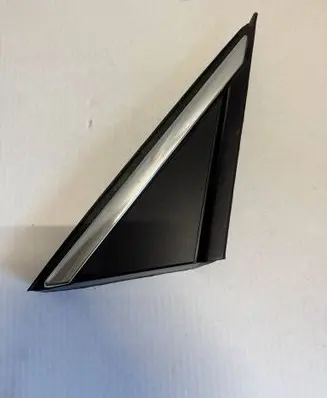 Opel Astra K Front arch trim 39041996 332155568