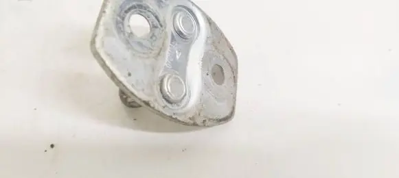 Toyota RAV 4 (XA30) Rear door lock loop/hook striker 