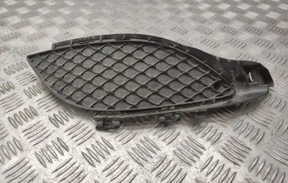 Mercedes-Benz A W176 Front bumper lower grill A1768850322