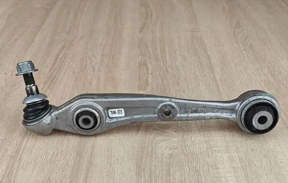 BMW X6 G06 Front lower control arm/wishbone 6878081